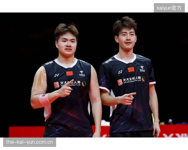 中国男双“梁王”组合利用速度优势，完胜印尼前世界第一。